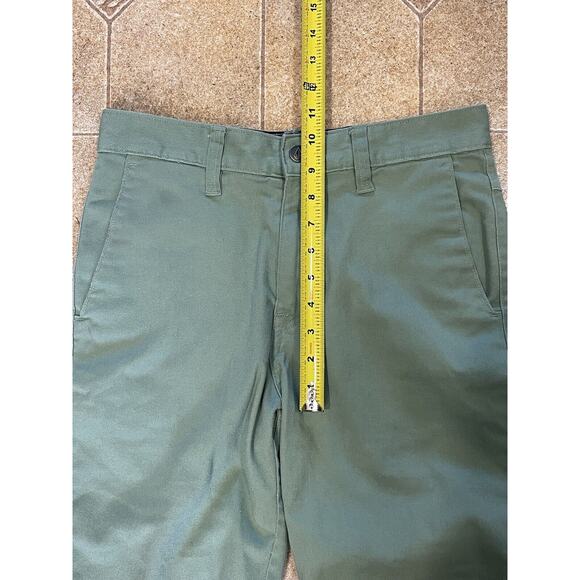 Volcom Green Chino Shorts Women’s Size 28 Skater Vibe Outdoors Summer Wear - Picture 4 of 12